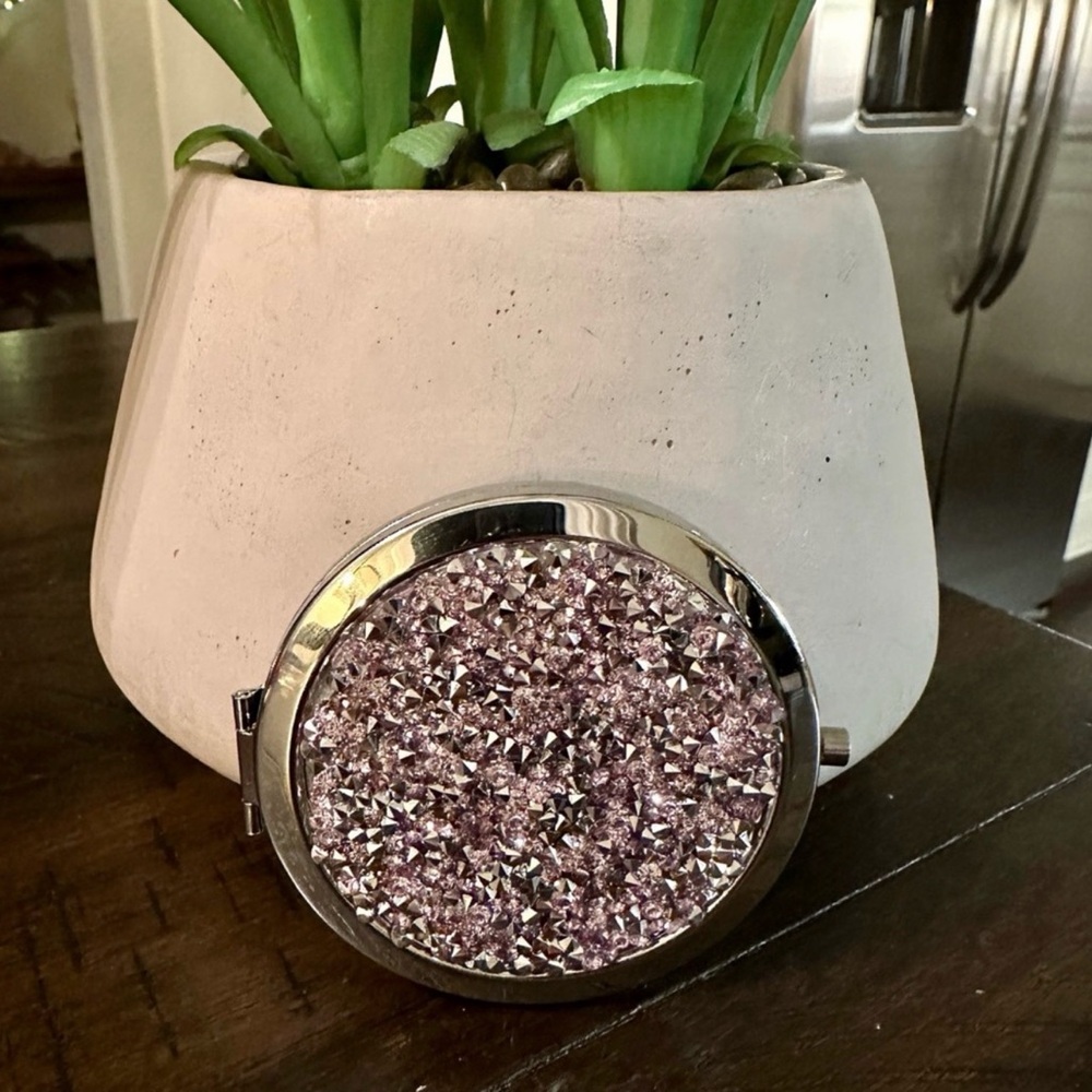 Glam Pink Rhinestone Compact Mirror 2X Magnification Travel w/ Dust Bag  NIP